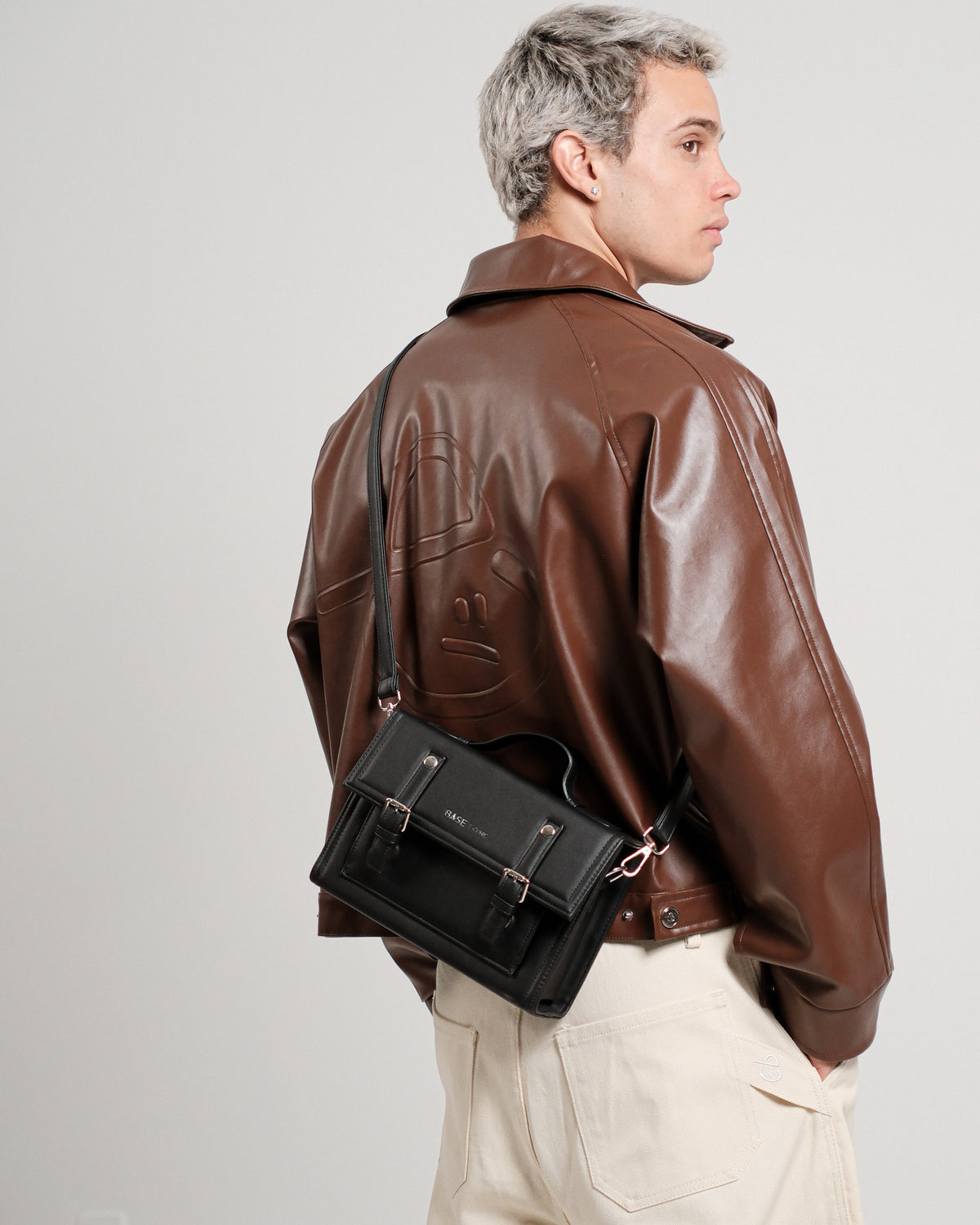 Structura Flap Crossbody - Black