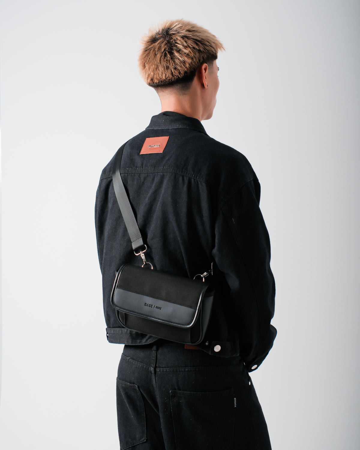 Core Flap Crossbody - Black